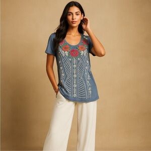 Johnny Was Blue Short Sleeve Tunic Red Flowers White Detail Size XS